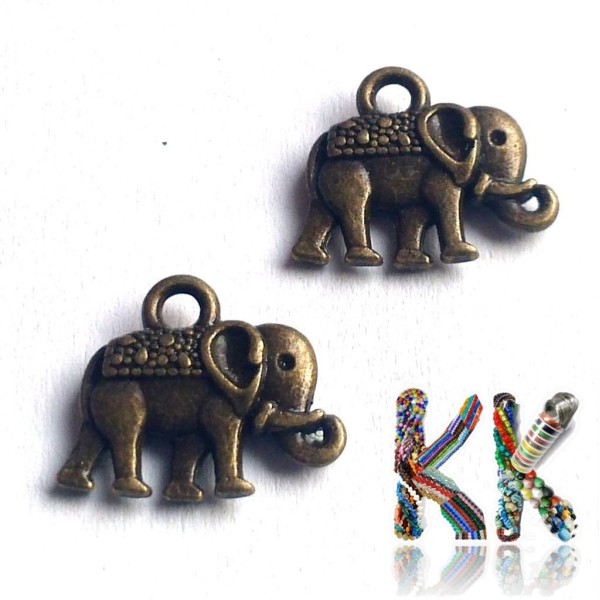 Elephant pendant with saddle - 17 x 15 x 2 mm