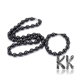 Jewelry set made of magnetic synthetic hematite - Necklace and bracelet