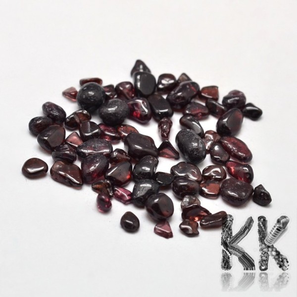 Natural garnet - fragments - not drilled - 2 - 8 x 2 - 4 mm (decorative crumb) weight 1 g (approx. From 16 to 25 pcs)