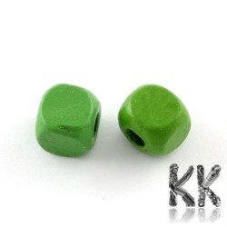 Dřevěný korálek - barvená kostička - 8 mm - výhodné balení 100 ks