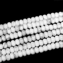 Přírodní howlit – 6–6,5×3–4mm – Rondelka – Průvlek: 1mm – Množství: 1 kus