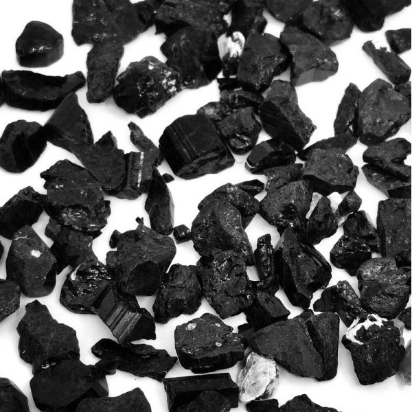 Přírodní černý turmalín/Skoryl - nevrtané nugetky - cca 2-10 x 2-10 mm - balení 10 g