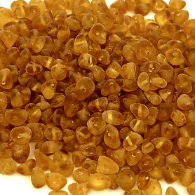 Přírodní baltské jantarové korálky – Matné nugetky – 5–12×4–7×2–5mm – Průvlek: 1mm – Množství: 1 ks