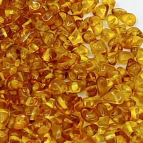 Přírodní baltské jantarové korálky – Lesklé nugetky – 5–12×4–7×2–5mm – Průvlek: 1mm – Množství: 1 Ks