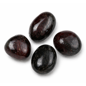 Přírodní granát – nevrtaný kámen – 20–56×18–30,5×8–28mm - Množství: 1 ks